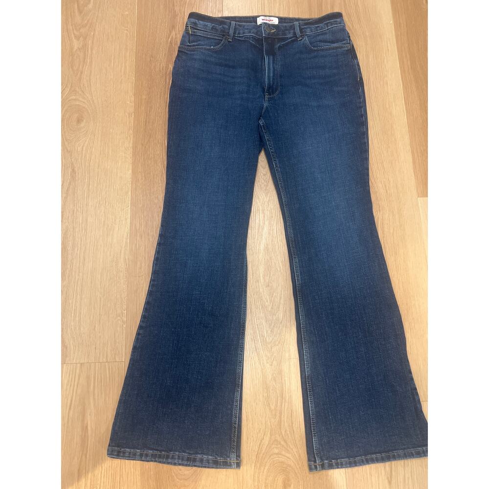 Women's Wrangler® Fierce Flare Jean sz 12 x32